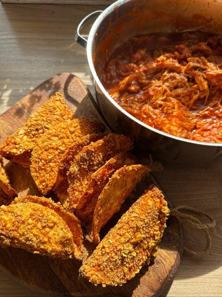 Chrupiące tacos z szarpanym kurczakiem